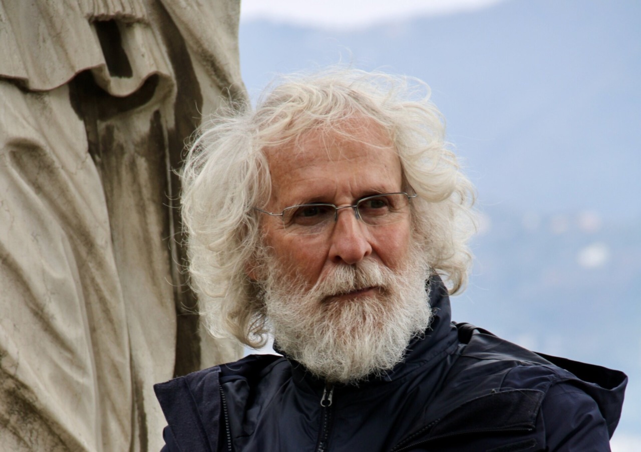 “La Terra degli Ulivi”: Pino Petruzzelli in scena a Moneglia