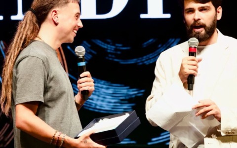 Sayf riceve la menzione speciale al Premio Bindi 2026