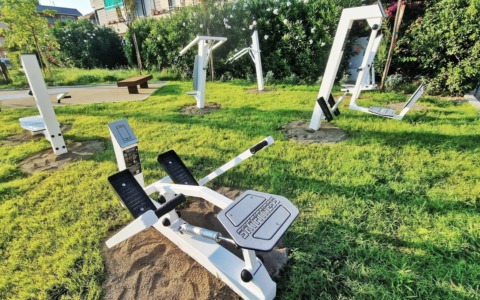 Giardini di Arenelle: nuove attrezzature ginniche all’aperto per la comunità